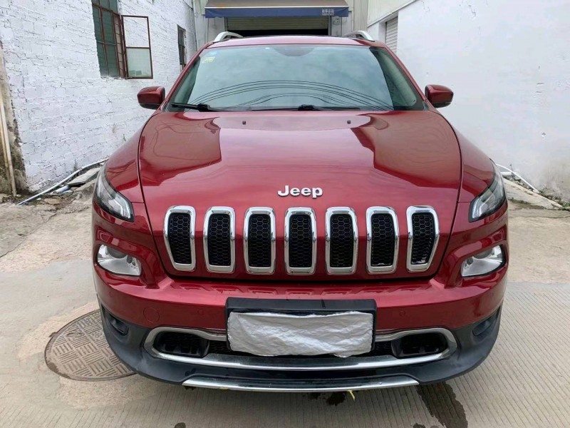 广州17年Jeep自由光1