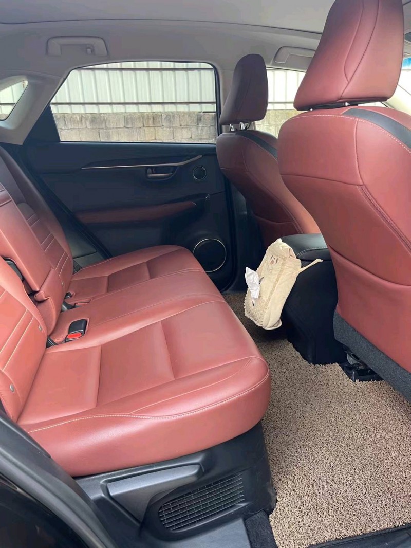 广州15年雷克萨斯NX7