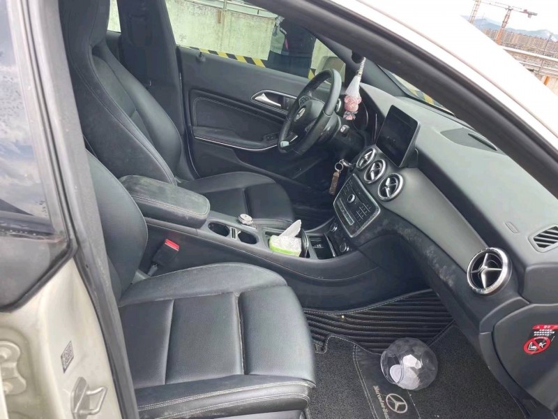 湖州17年奔驰CLA3