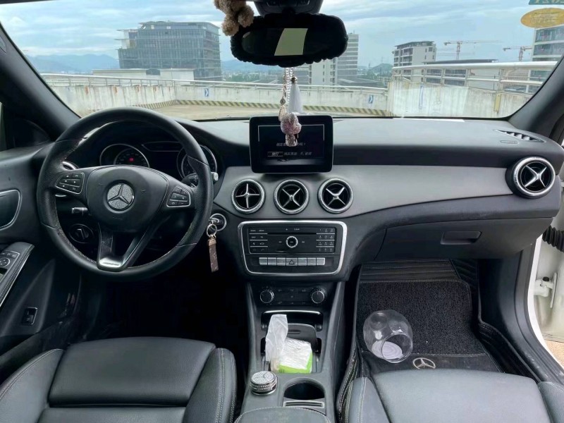 湖州17年奔驰CLA7