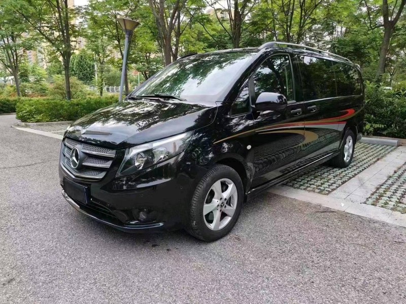 淮南19年奔驰威霆9