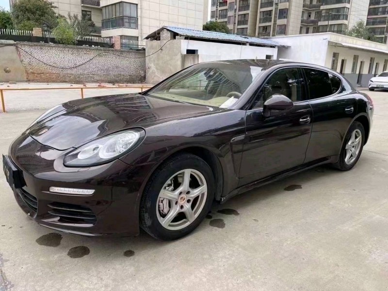 宜昌15年保时捷帕拉梅拉2