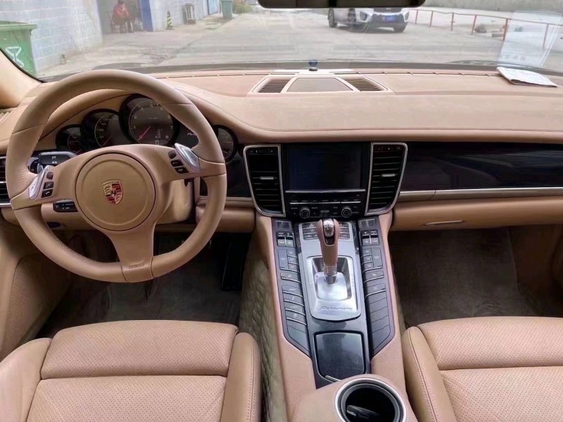 宜昌15年保时捷帕拉梅拉7