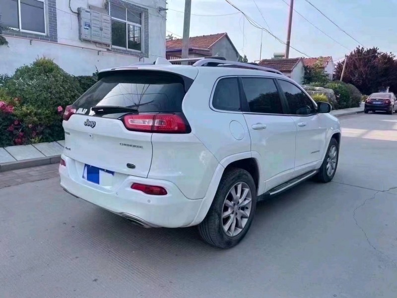 九江18年Jeep自由光7