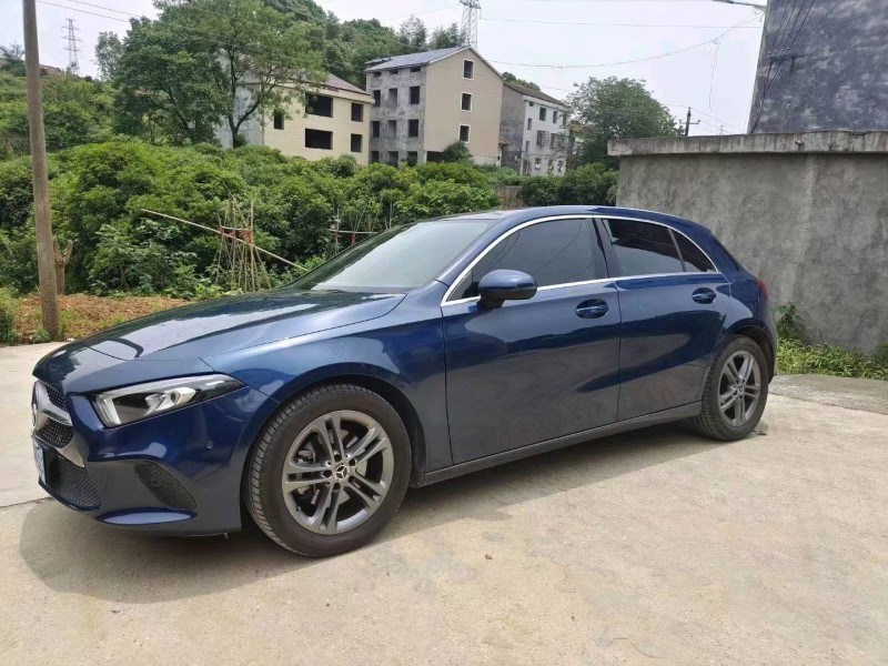 东营19年奔驰A2