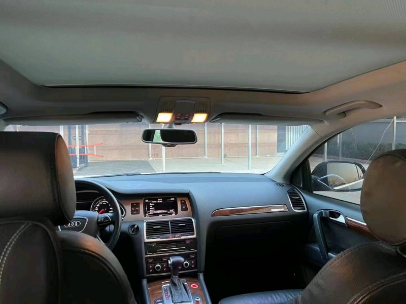 北京14年奥迪Q78