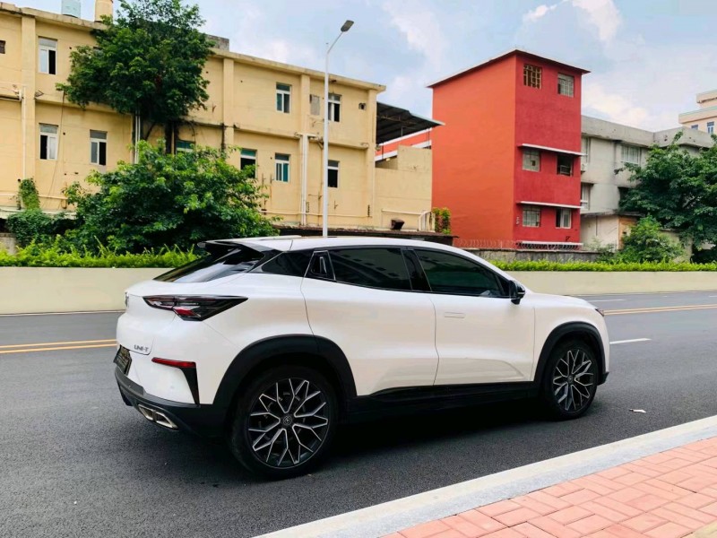 東莞22年長安汽車UNI-T7