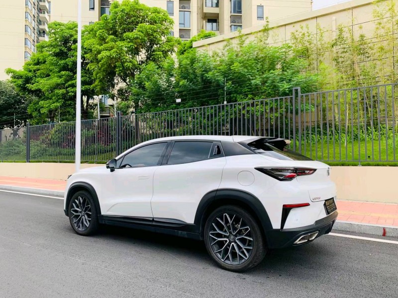 東莞22年長安汽車UNI-T8