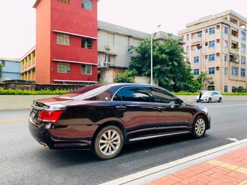 东莞14年丰田皇冠7