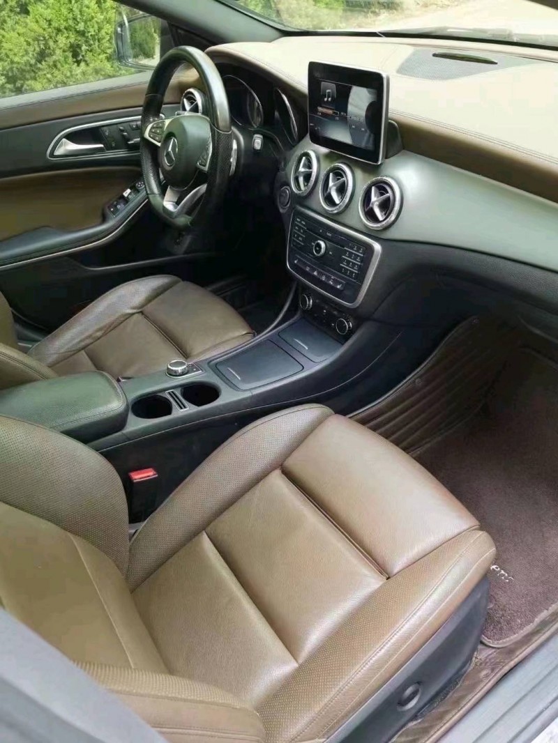 东营16年奔驰CLA8