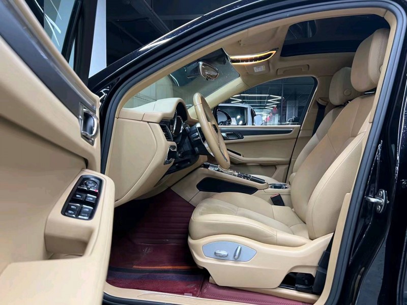 广州17年保时捷Macan4