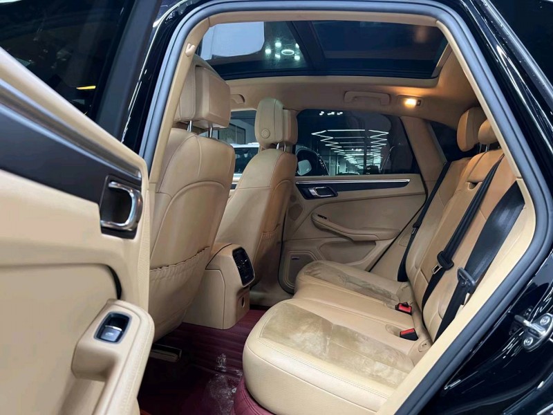 广州17年保时捷Macan5