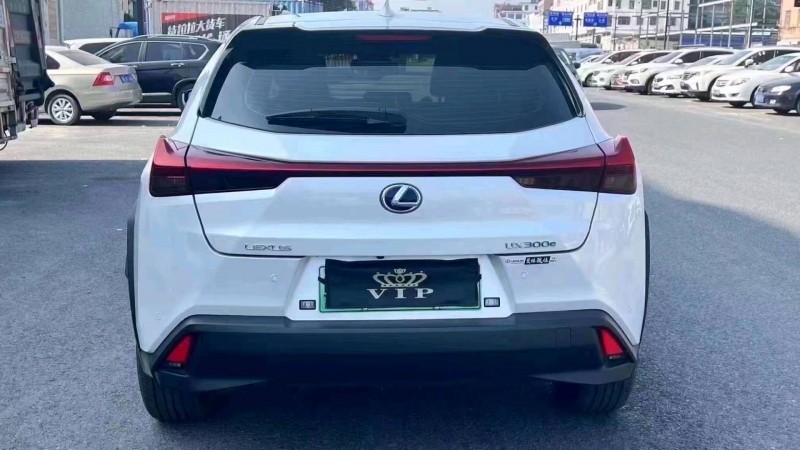汕头23年雷克萨斯UX8