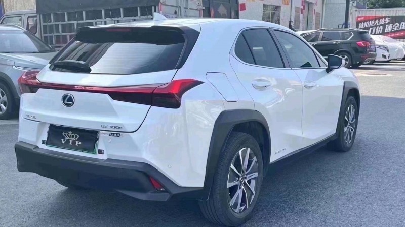 汕头23年雷克萨斯UX9