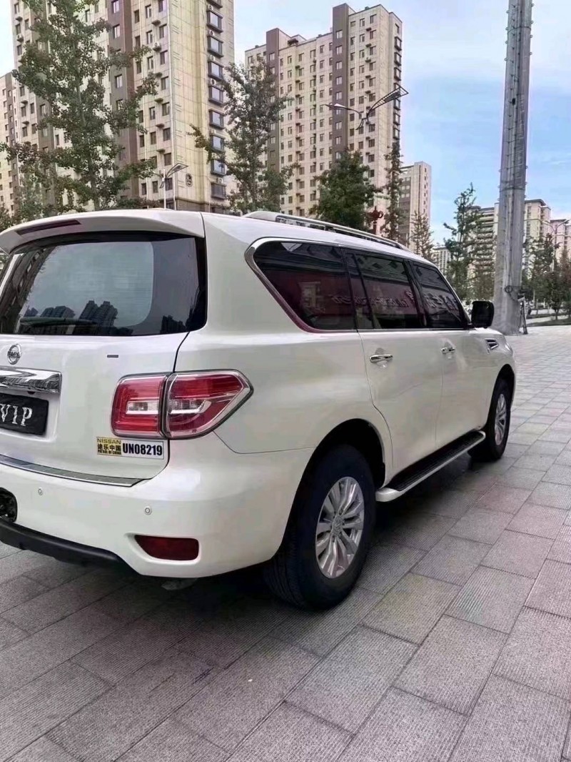 东营17年日产途乐5