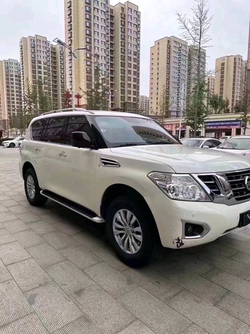东营17年日产途乐6