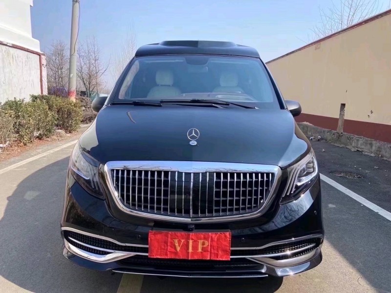 东营17年奔驰威霆1