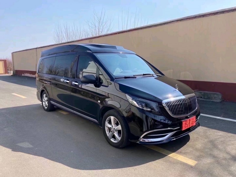 东营17年奔驰威霆3