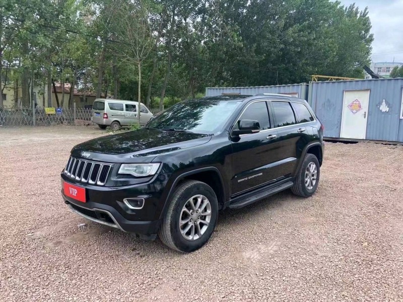 枣庄17年Jeep大切诺基1