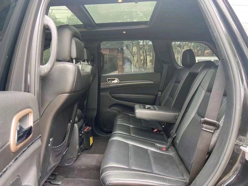 枣庄17年Jeep大切诺基7