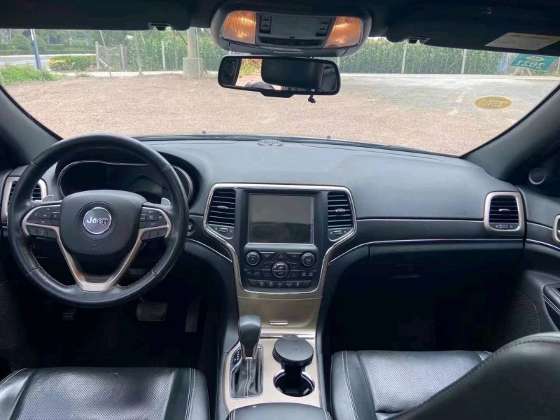 枣庄17年Jeep大切诺基9