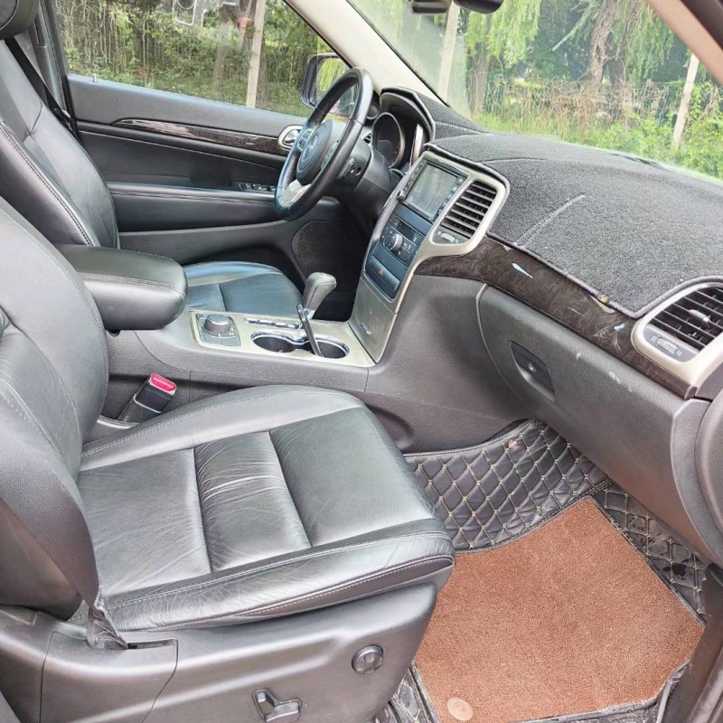 东营13年Jeep大切诺基5