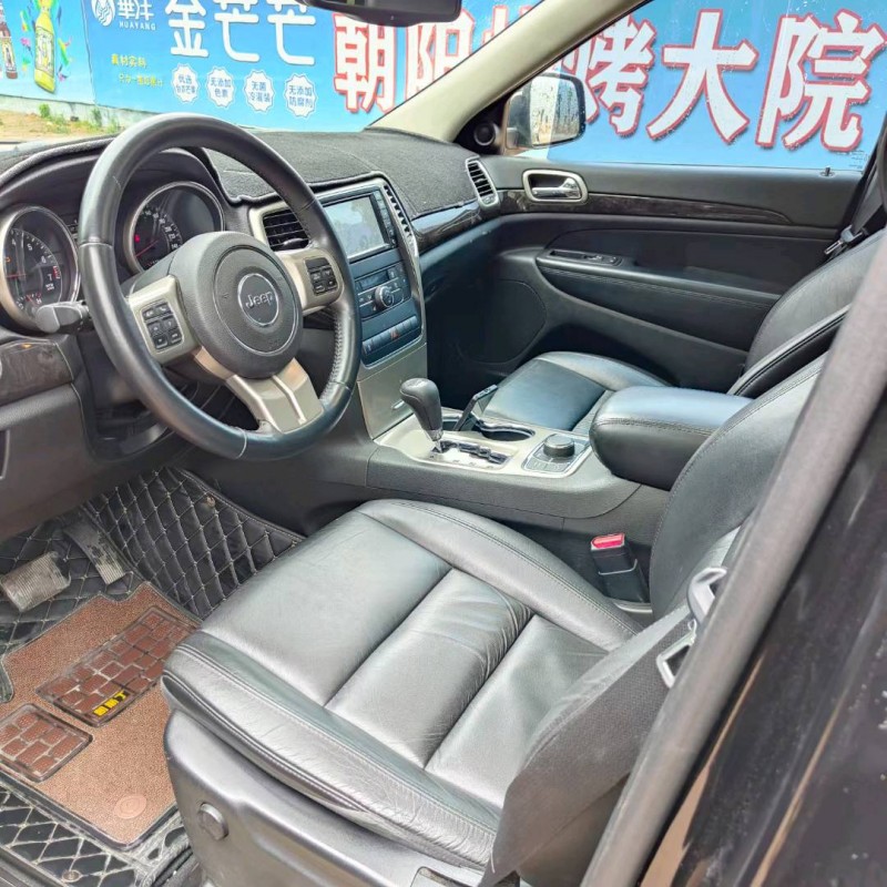 东营13年Jeep大切诺基7