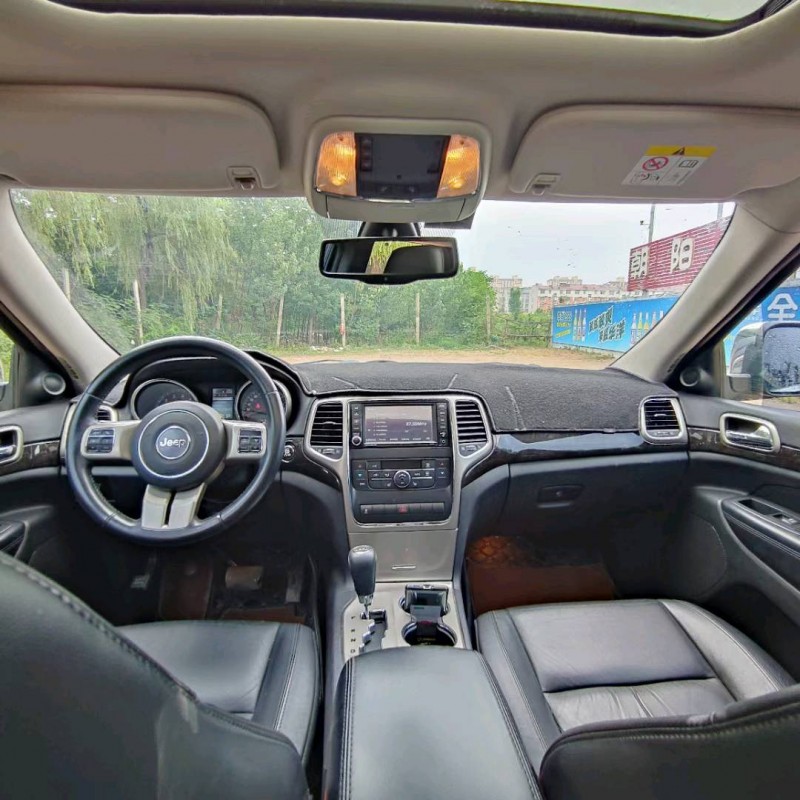 东营13年Jeep大切诺基9