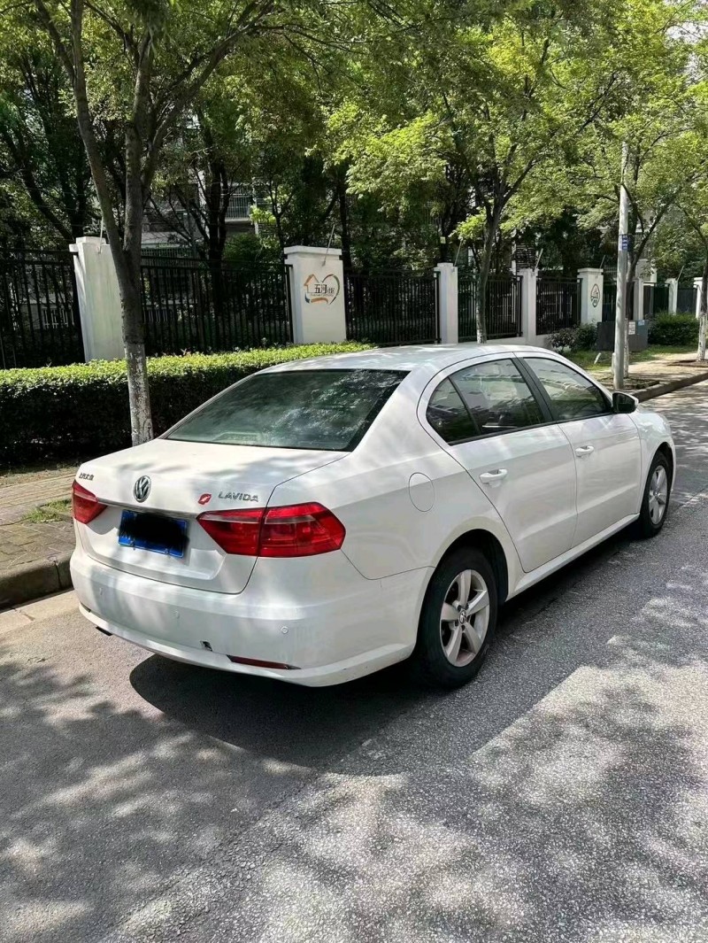 嘉兴17年大众朗逸7