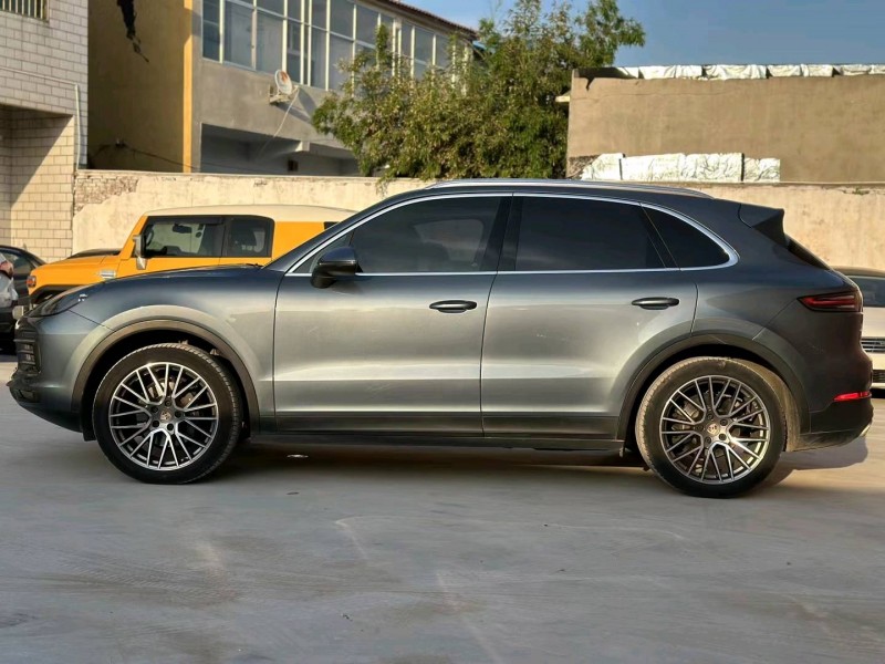 济宁18年保时捷卡宴3