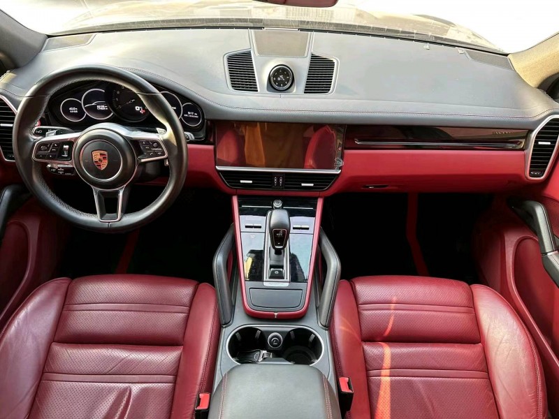 济宁18年保时捷卡宴5