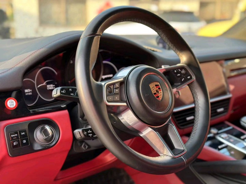 济宁18年保时捷卡宴6