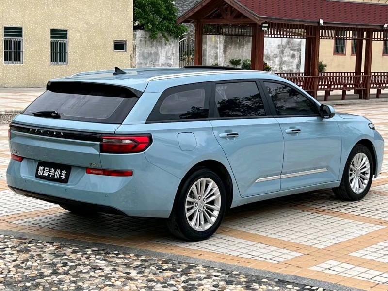 汕頭22年寶駿Valli8