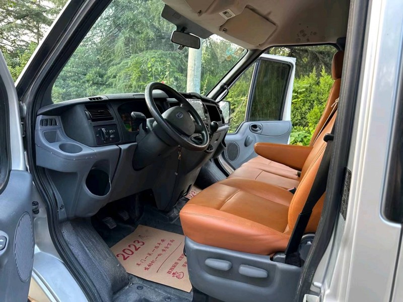 徐州19年福特全顺4