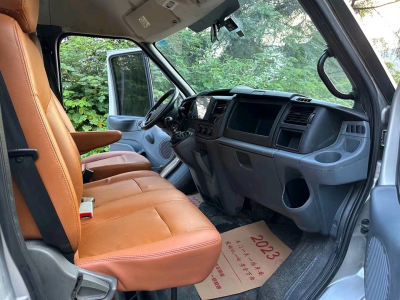 徐州19年福特全顺6