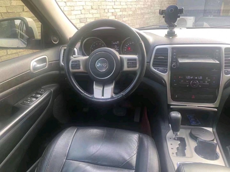 东营12年Jeep大切诺基9