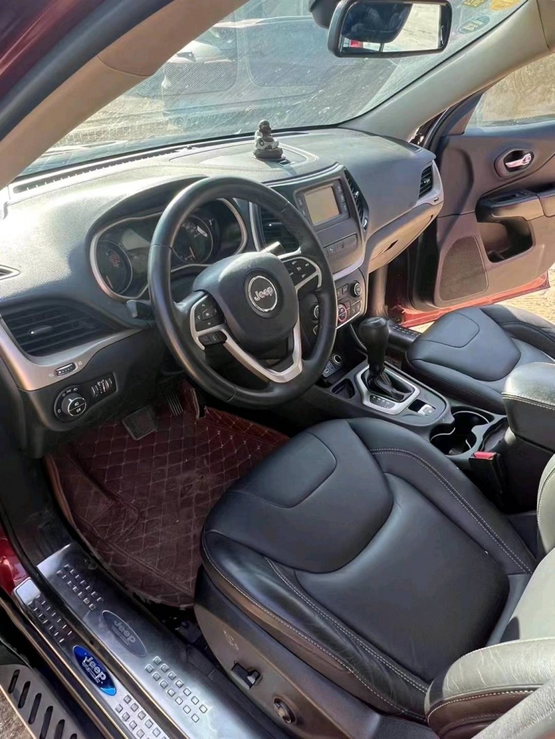 东营16年Jeep自由光7