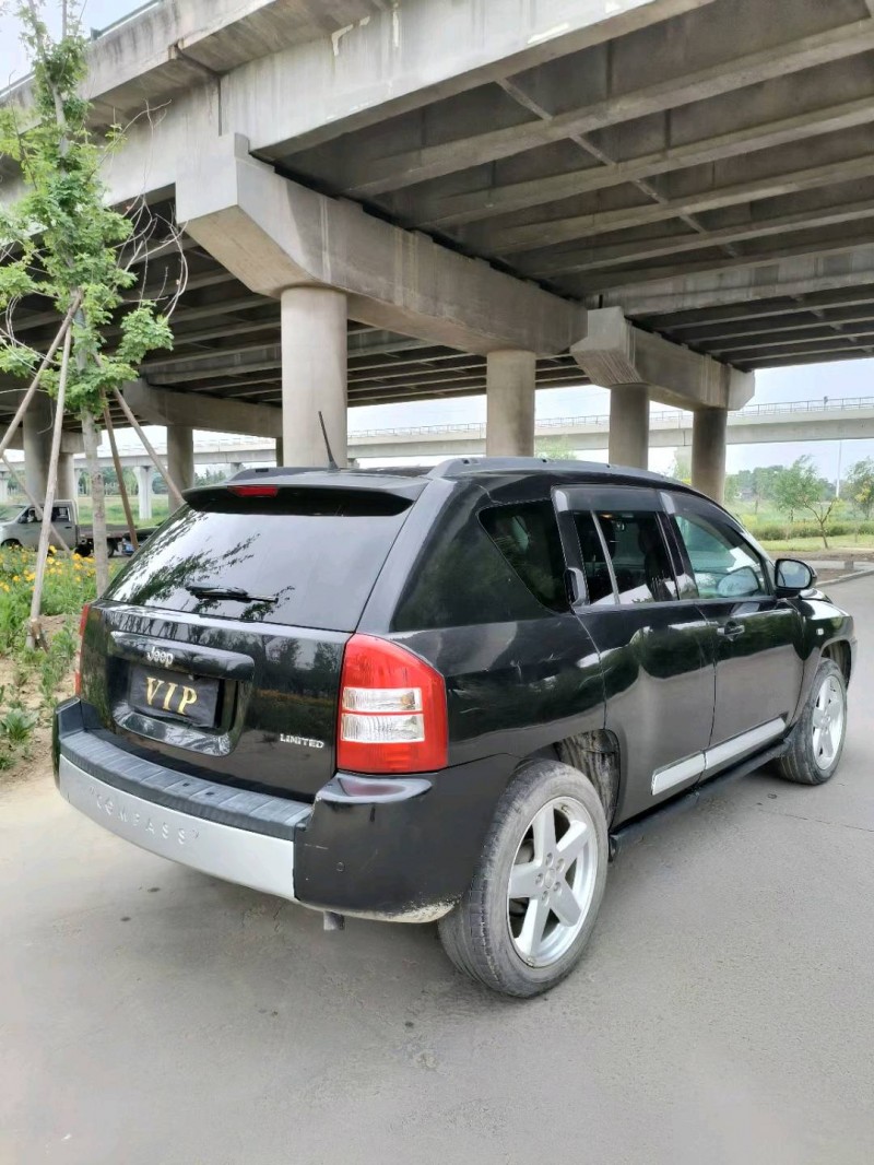 青岛11年Jeep指南者8