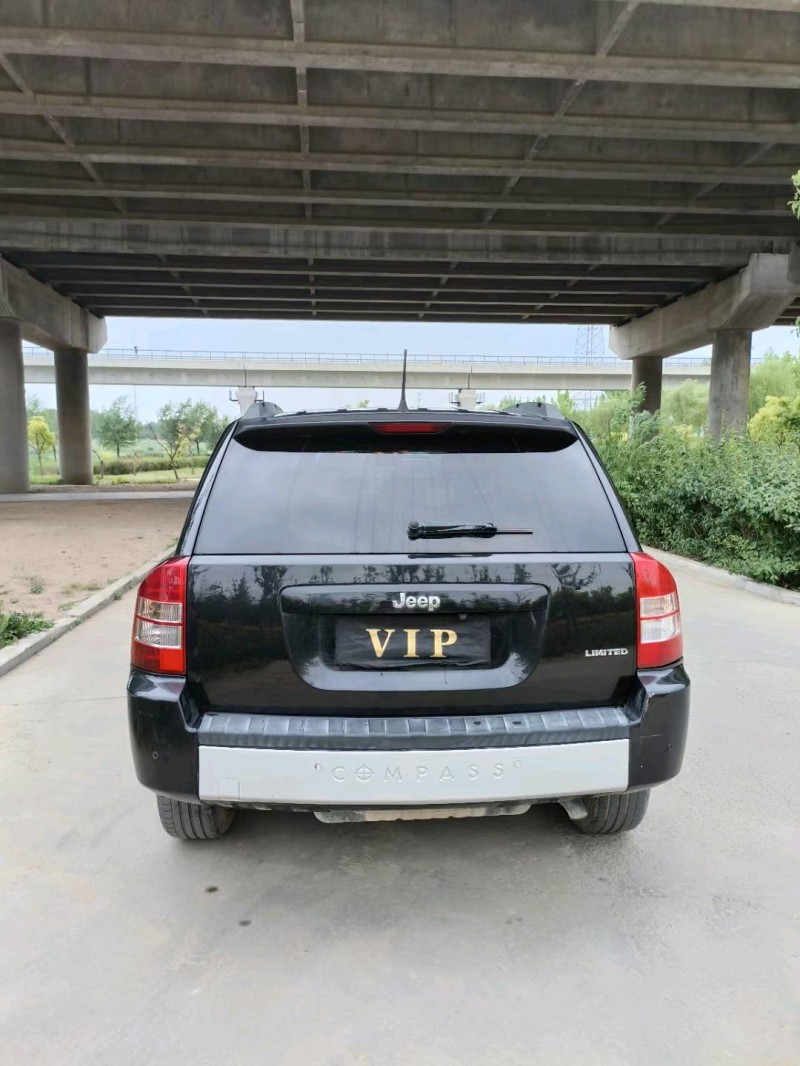 青岛11年Jeep指南者9