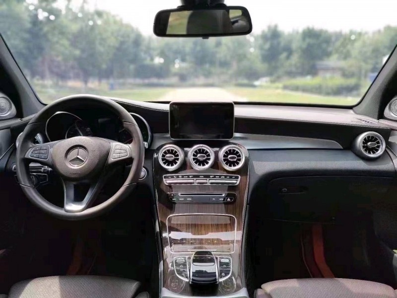 东营18年奔驰GLC4