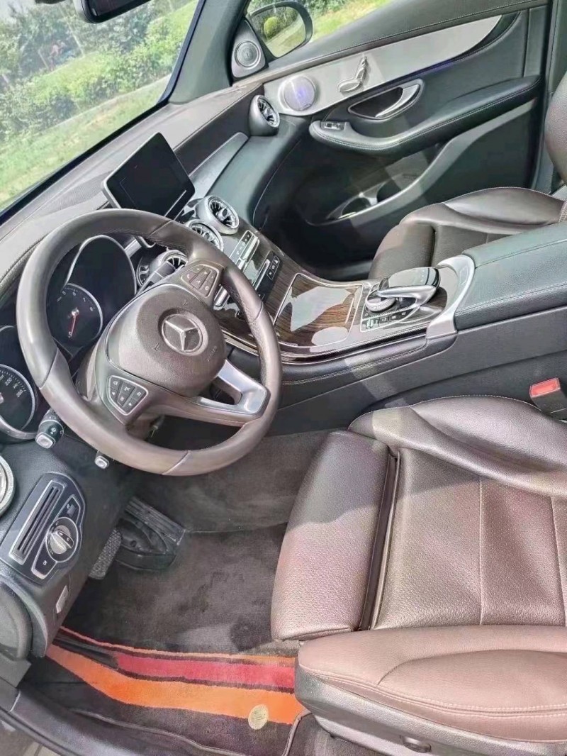 东营18年奔驰GLC9