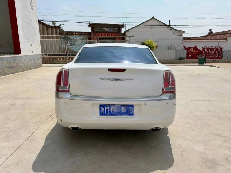 秦皇島14年克萊斯勒300C4