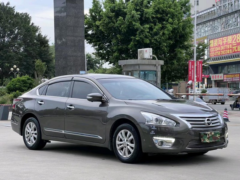 东莞14年日产天籁2