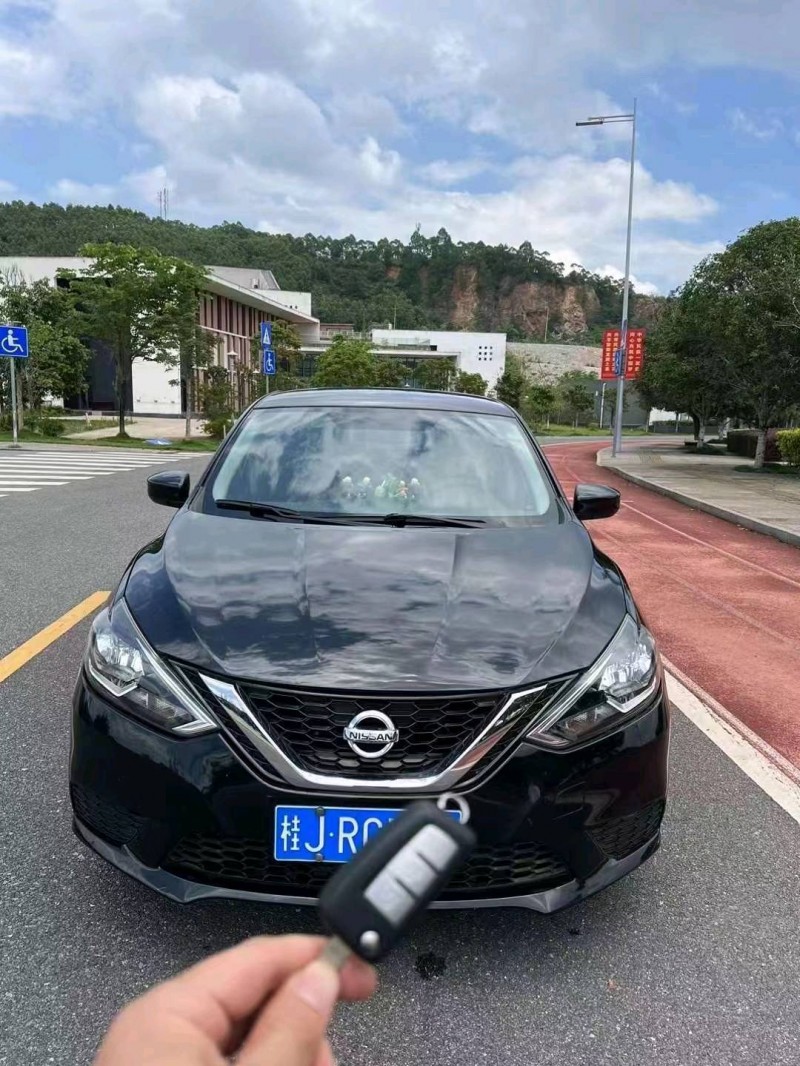 桂林18年日產軒逸1