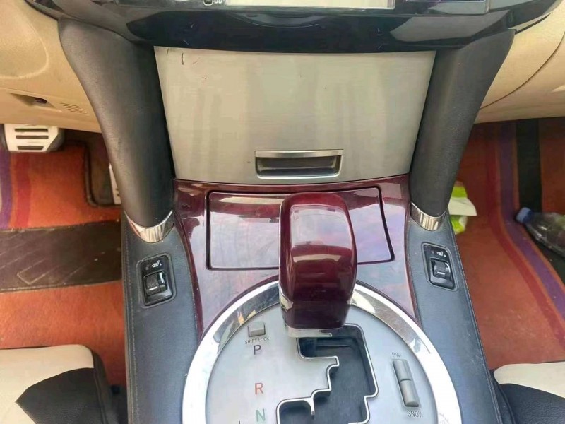 济南09年丰田锐志6