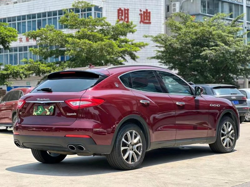 东莞17年玛莎拉蒂Levante8