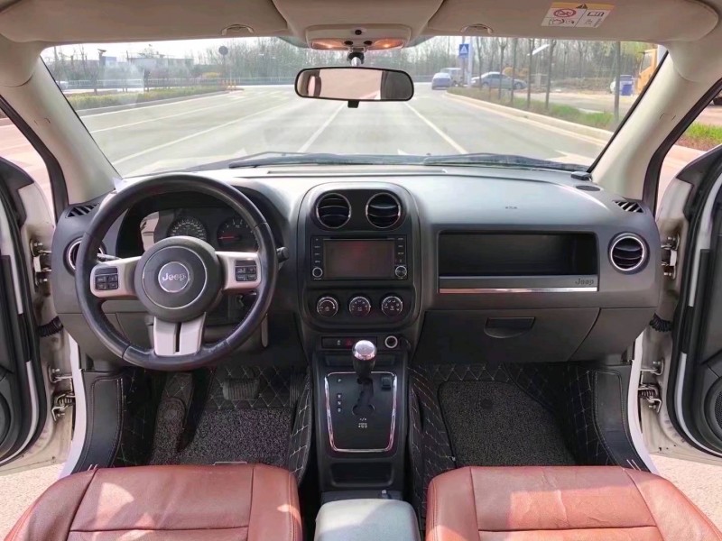 枣庄12年Jeep指南者5