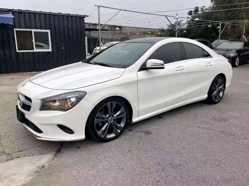 宜昌18年奔驰CLA4