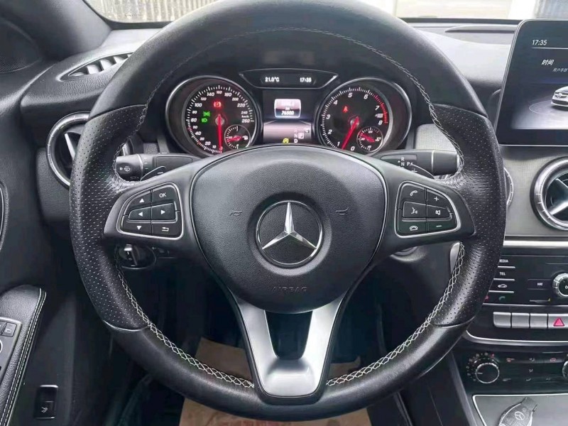 宜昌18年奔驰CLA5