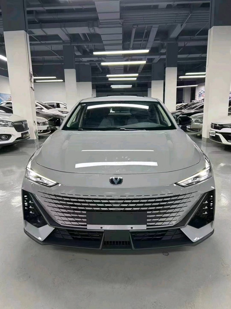 保山23年長安汽車UNI-V1